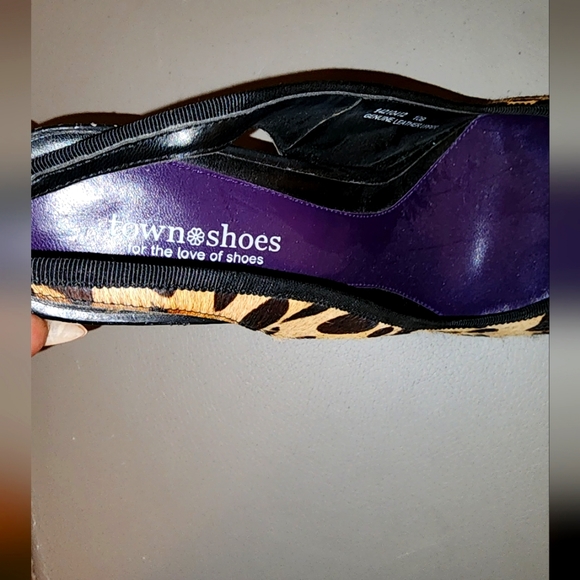 Townshoes Leopard Print Slingback Heels - Picture 4 of 4